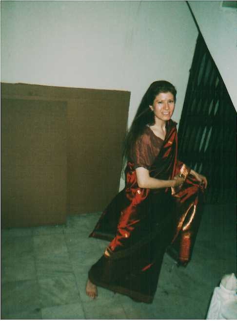 ALT =[“Dr. Jolie Bookspan in India. On Dr. Bookspan's web page of Healthier Yoga - http://drbookspan.com/WarriorYogaSyllabus.html] 